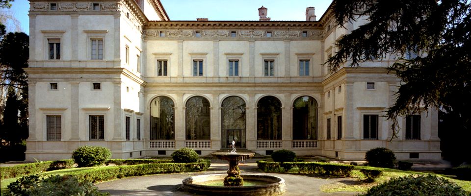 Villa Farnesina, exteriör
