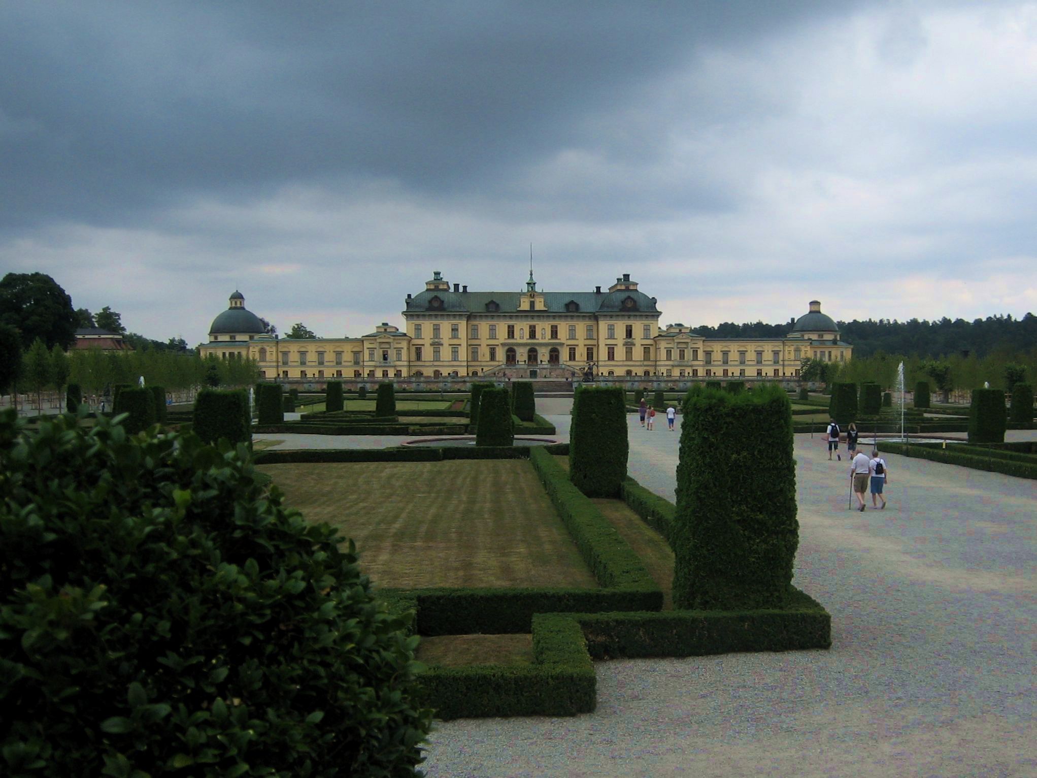 Drottningholms slott och trädgård.